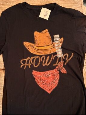 Women’s Black 'Howdy' Graphic Tee with Tan Cowboy Hat and Red Bandana